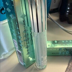 MAC Cosmetics Lipglass Clear Gloss Hint of Mint